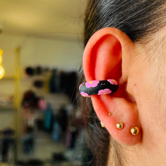 Earcuff black flower